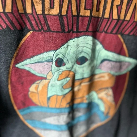 MAD Mandalorian Star Wars Gray Tee - Picture 5 of 5